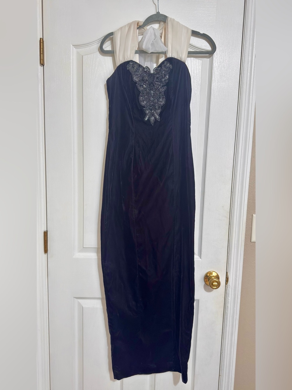 Vintage Black Strapless Evening Dress with Beaded Appliqué